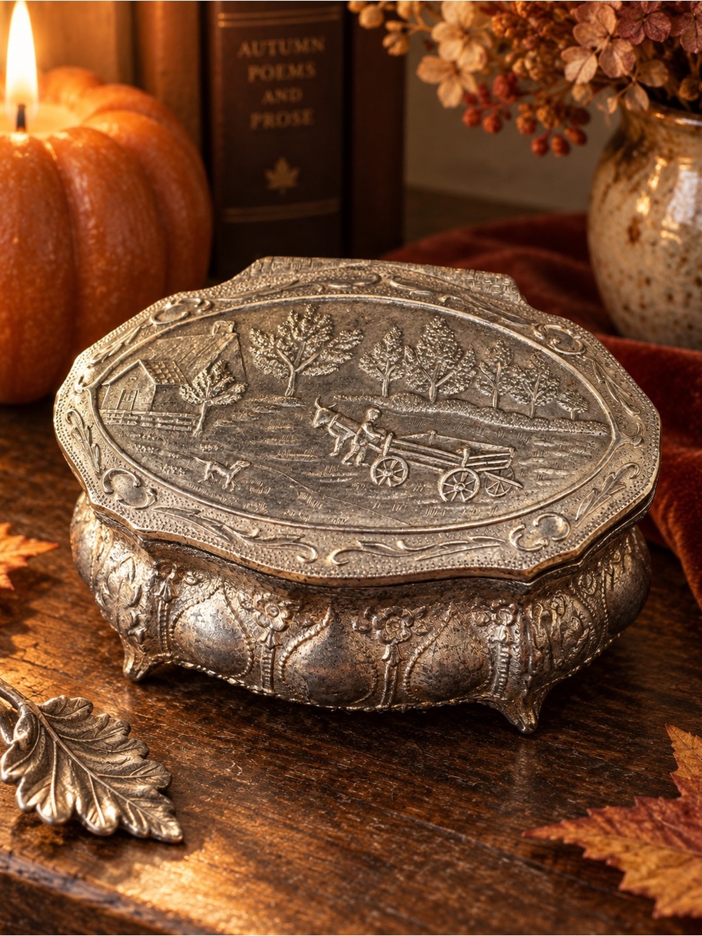 VINTAGE SILVER TONE RED VELVET TRINKET BOX 🦢✨